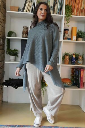 Bowie Asymmetric Turtle Neck Ribby Knit Pidgeon /28 =